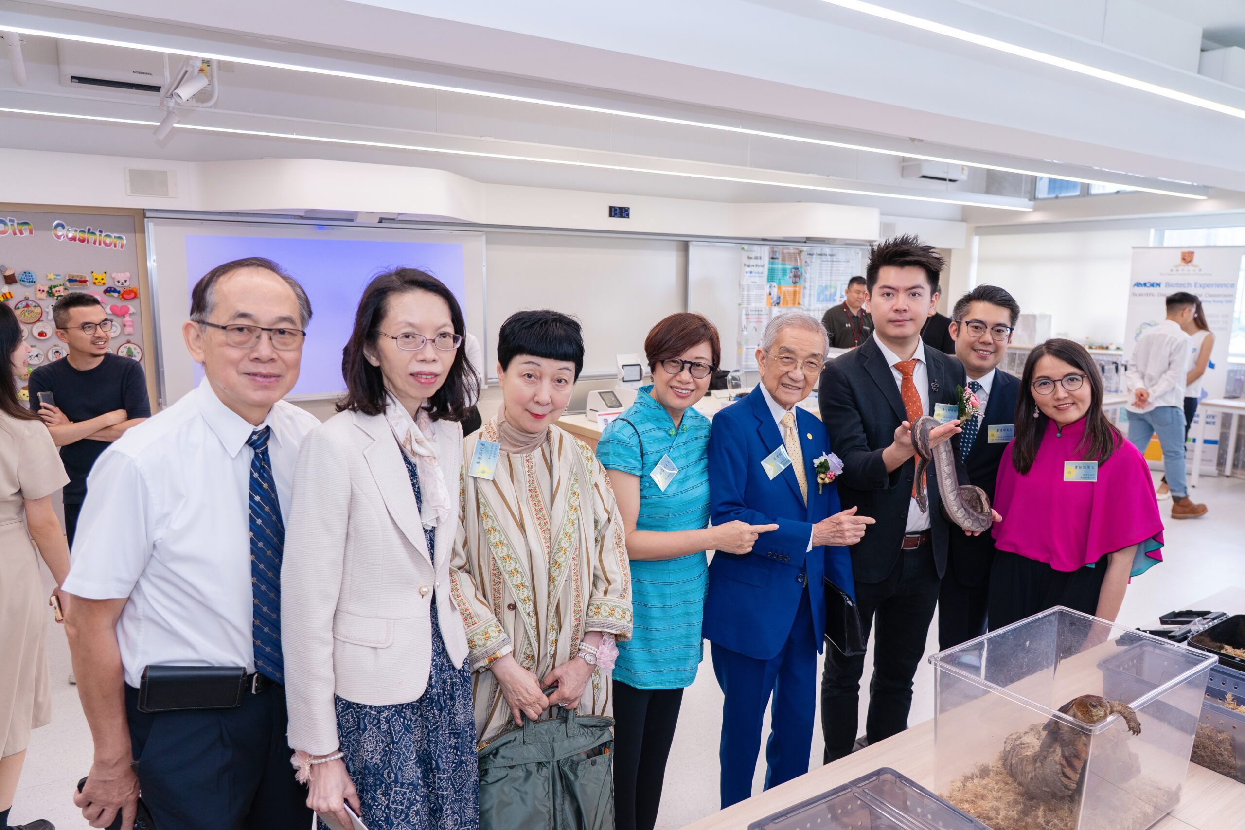 生物展示可協助學生了解生態系統的運作，藉此培養對生命的尊重與關懷